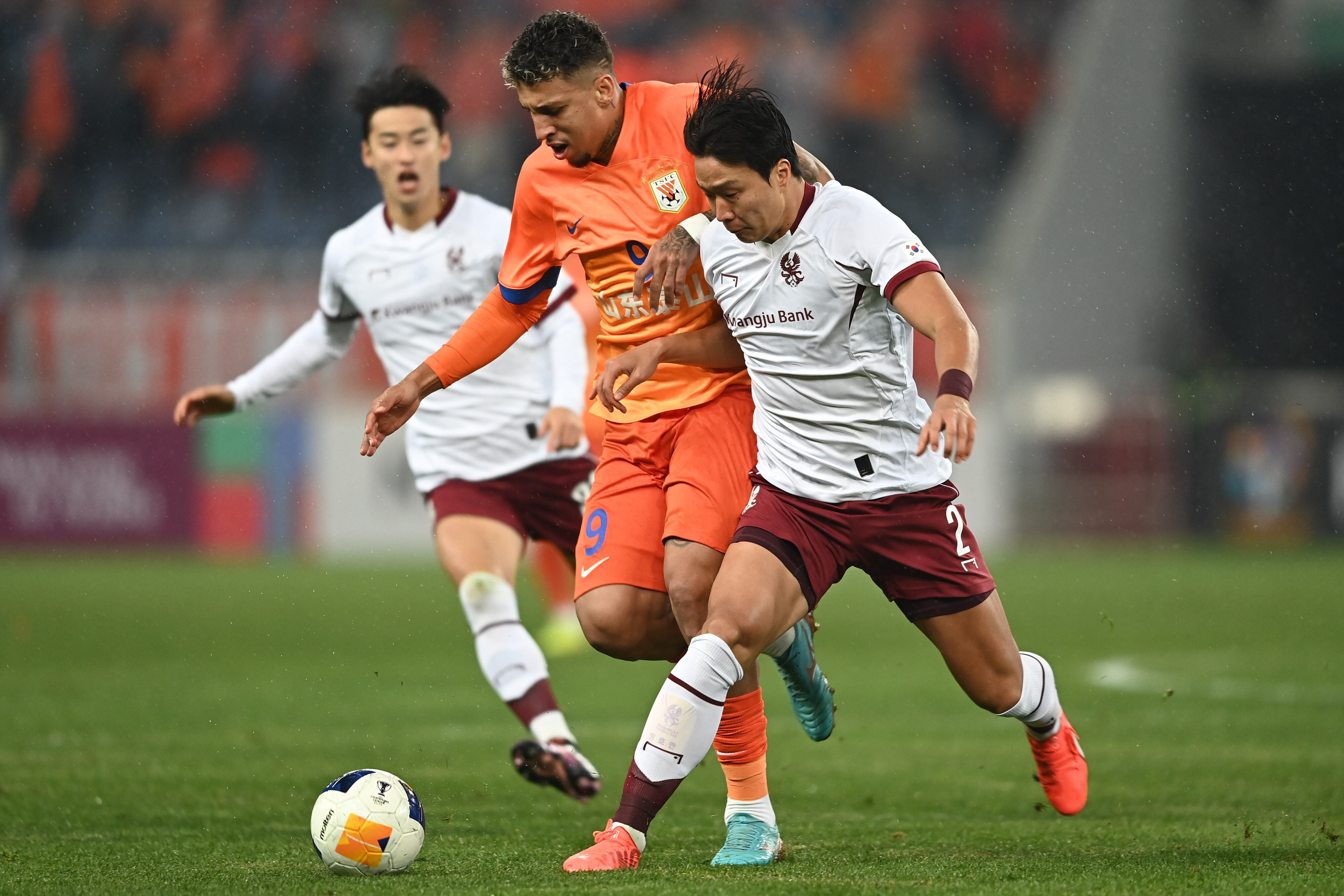 关于鲁能首发揭晓，备战亚冠强敌准备充分的信息