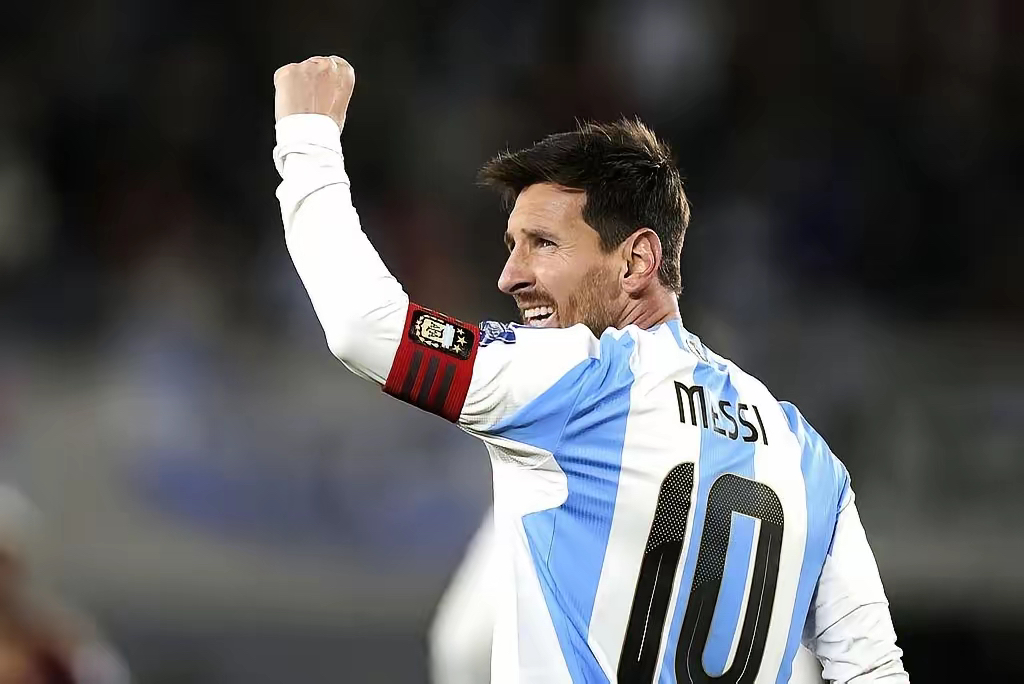 皇冠体育登录-梅西连场上演帽子戏法，助巴萨逆袭的简单介绍