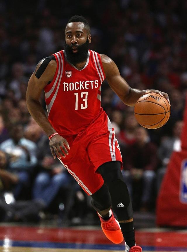 火箭主帅表示哈登的表现毋庸置疑，他是球队的灵魂